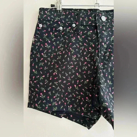 Levi’s Mid Length Shorts, Floral Print, Black Shorts with Pink Flowers,Size 28 - Picture 5 of 16